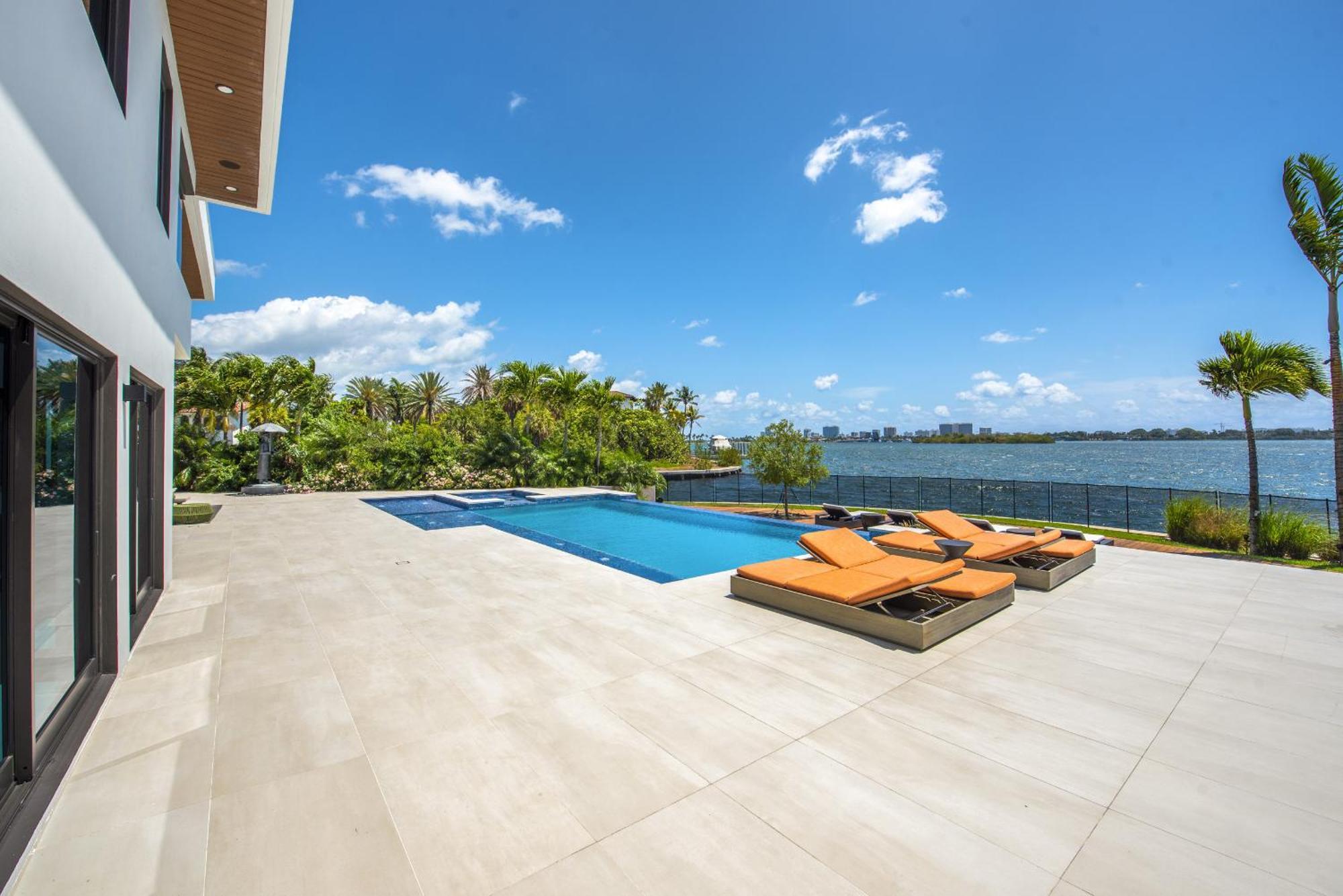 Indulge In Luxury Your Tranquil Resort Mansion Awaits In Vibrant Miami شمال ميامي المظهر الخارجي الصورة